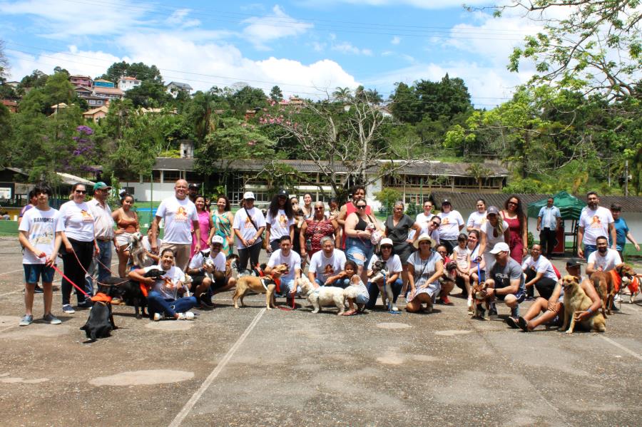 Prefeitura realiza a 1ª Cãominhada em alusão ao Fevereiro Laranja