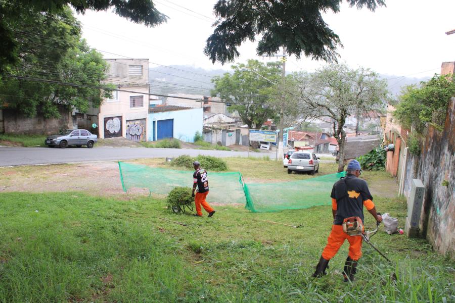 Mutirão da Secretaria de Serviços Urbanos: Frente de Trabalho executa ações no Jardim Nisalves