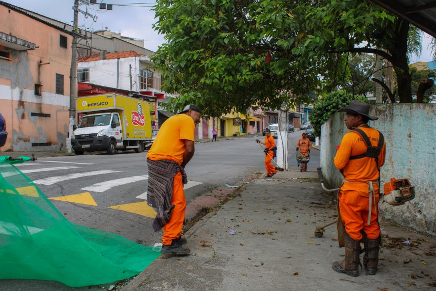 Prefeitura realiza mutirão com diversas ações de zeladoria no Marilu