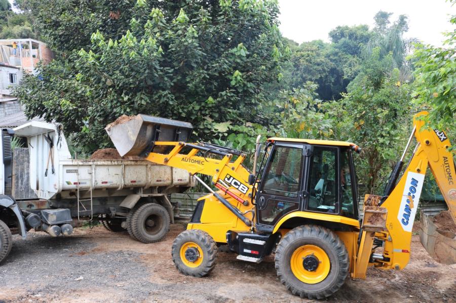 Prefeitura realiza obras de conservação e serviço de limpeza nos bairros de Itapecerica da Serra