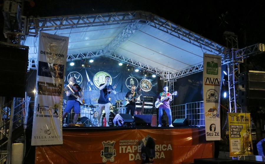 Centro da cidade recebeu o Encontro de Cervejeiros Artesanais no sábado